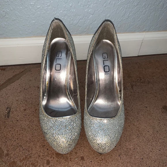 Heels - Picture 4 of 6